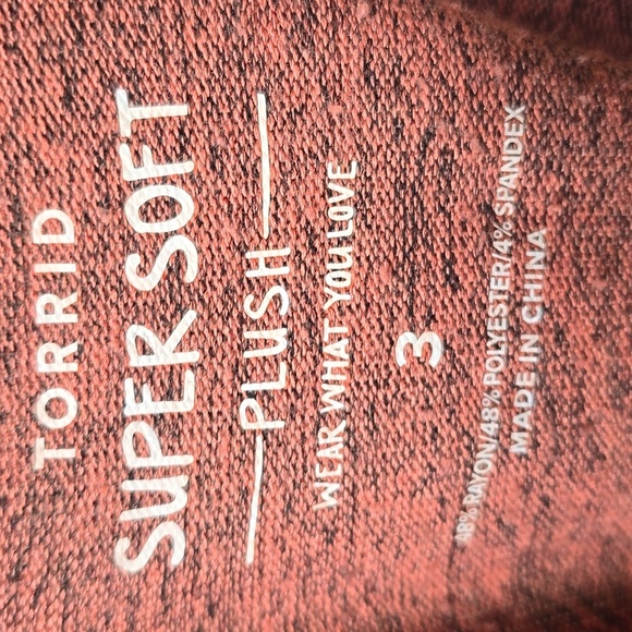 TORRID Off-Shoulder Super Soft Plush Rib Trim Sweatshirt Redwood Plus Size 3x - Picture 9 of 9